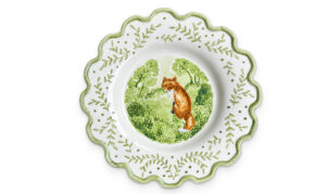 Foxy 8" Scalloped Dessert Plate